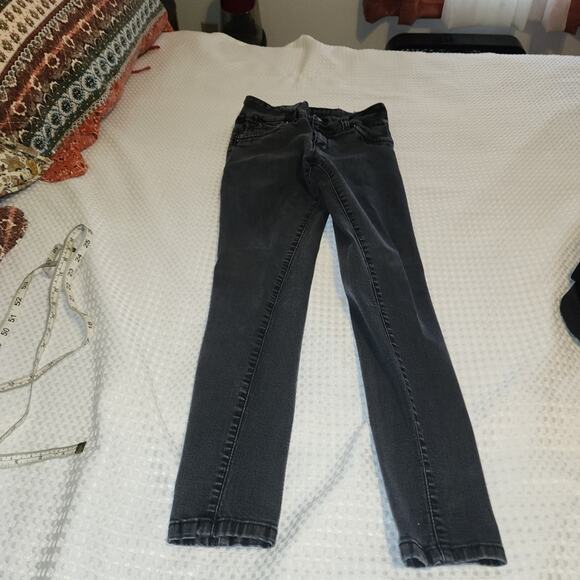 YMI EUC WOMEN'S SIZE 7 BLACK DENIM JEANS - Picture 1 of 9
